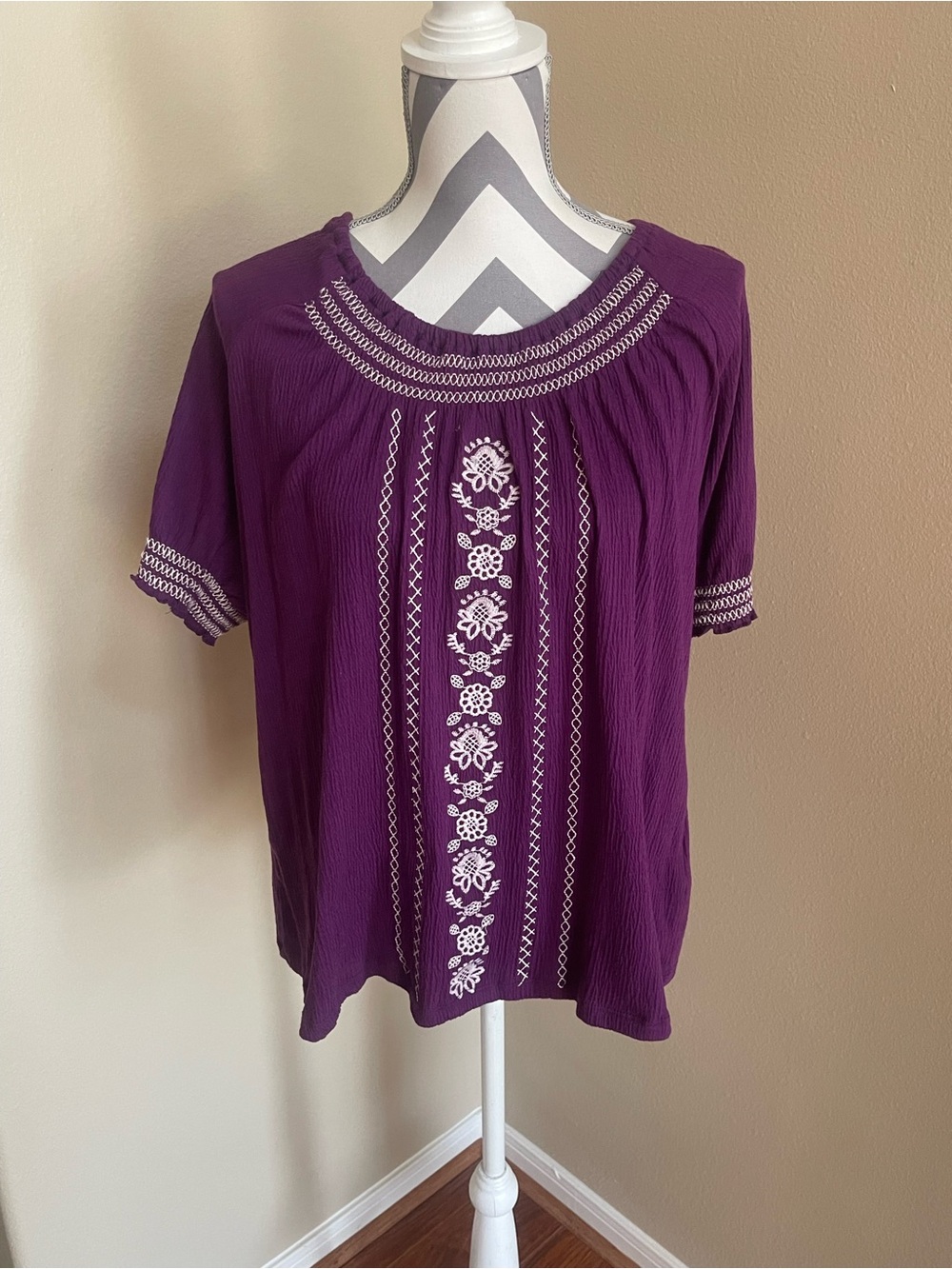 Laura Scott Purple Short-Sleeve Embroidered Peasant Top - Size: 16/18